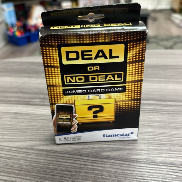 Deal or No Deal Deluxe Jumbo Card Game Play the Hit American TV Game Show new - Picture 1 of 2